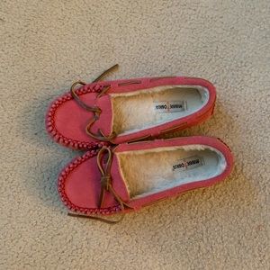 Girl’s Minnetonka Slippers